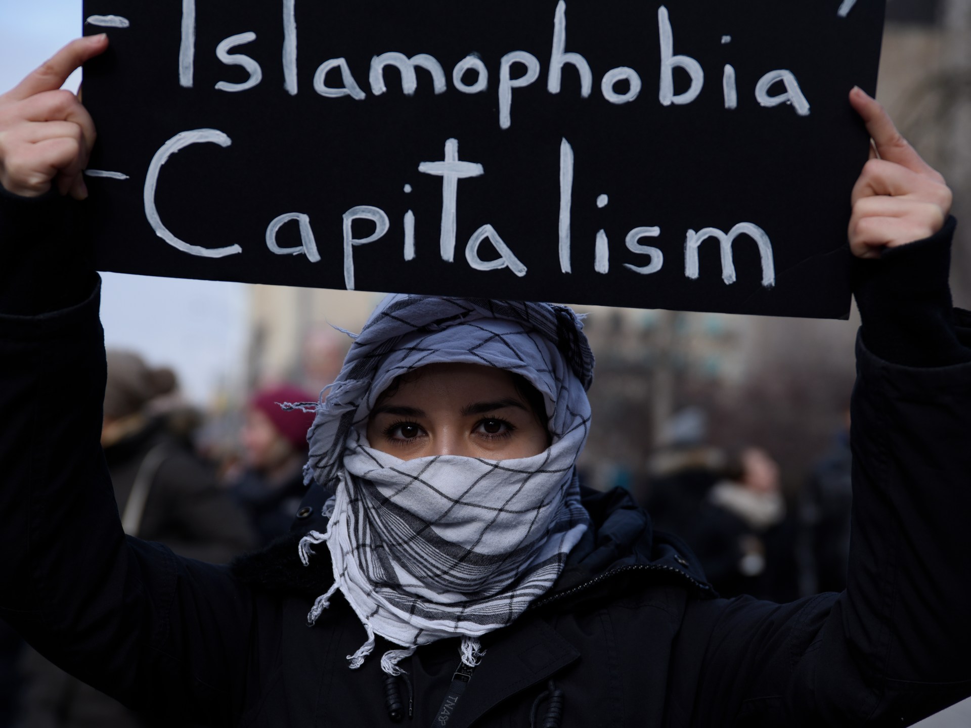 موجة عداء واسعة ضد المسلمين في الغرب