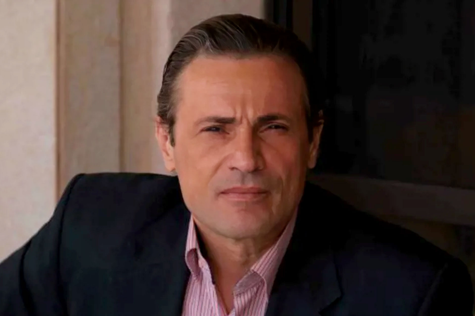 وفاة الفنان وليد العلايلي.. لبنان يفقد أحد أبرز وجوهه الدرامية