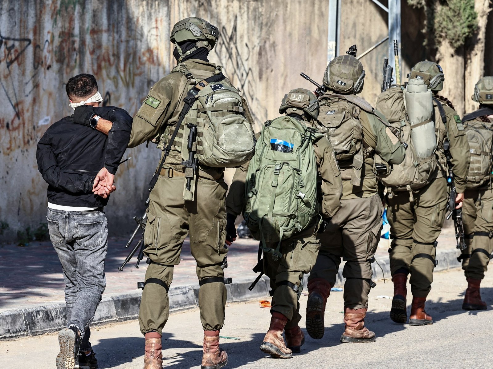 عمليات هدم بالقدس المحتلة واعتقالات واقتحامات واسعة بعدة مناطق بالضفة 1 afp 6933b7f0ad72 1764997104
