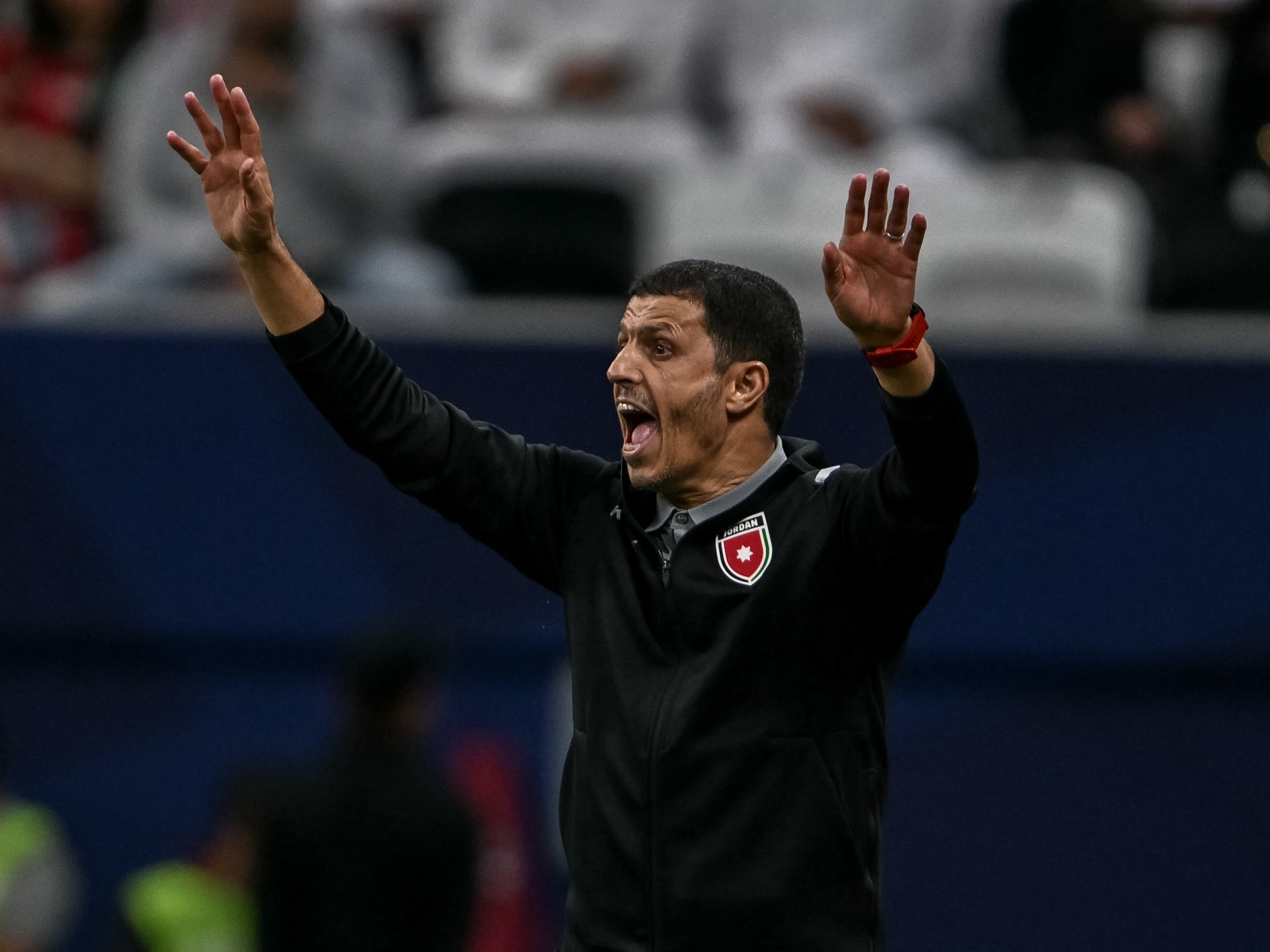 الملك عبد الله الثاني يمنح مدرب المنتخب جمال سلامي الجنسية الأردنية