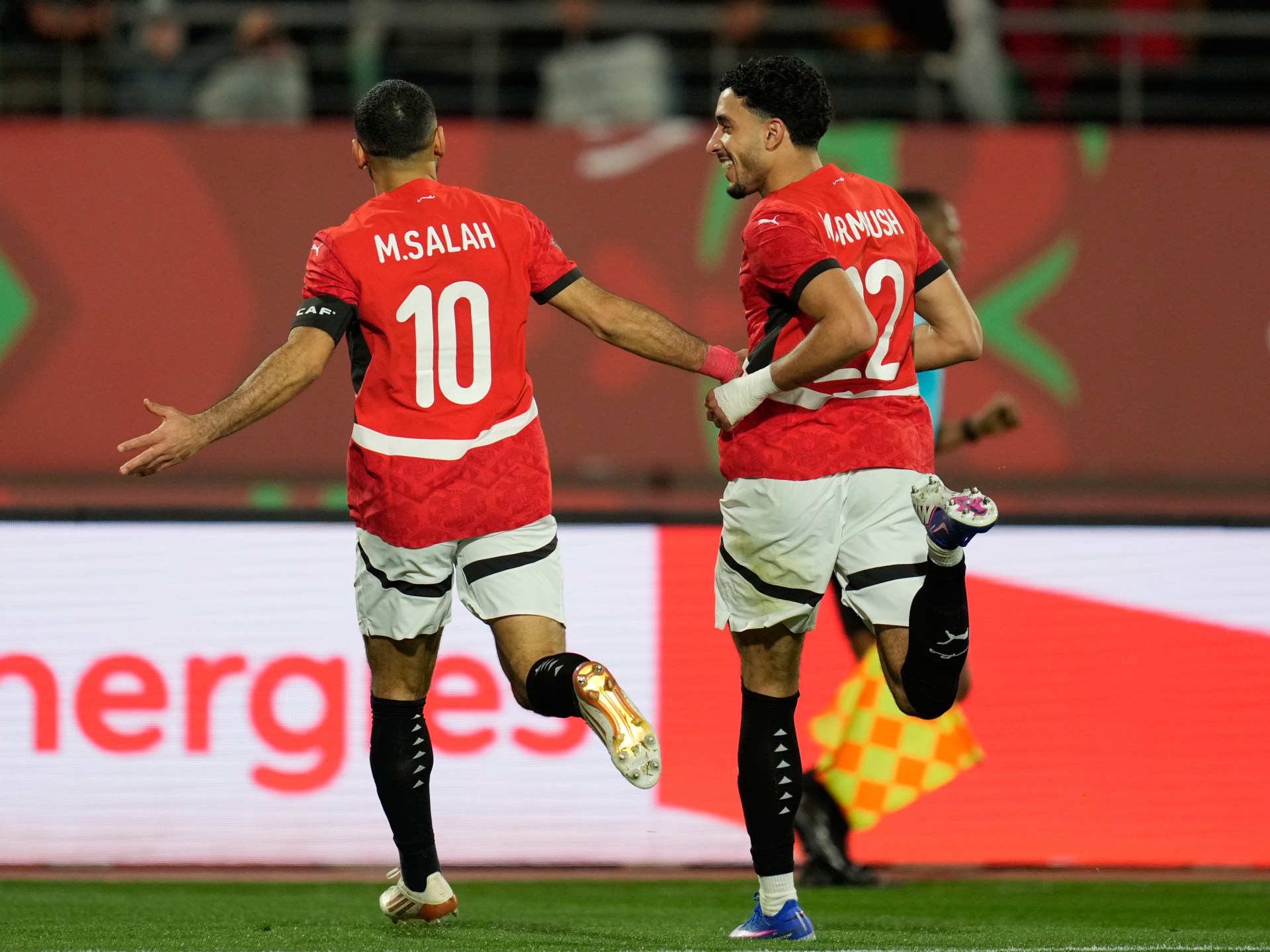 مصر ضد جنوب أفريقيا بكأس الأمم.. الموعد والتشكيلتان المتوقعتان والقنوات الناقلة