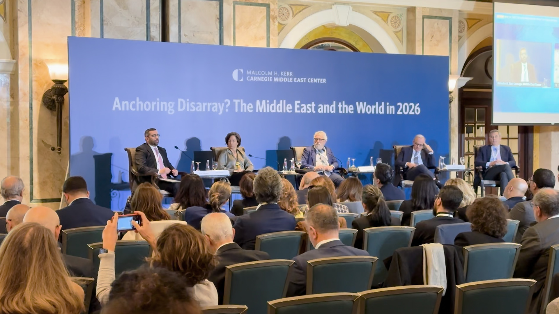"كارنيغي" من قلب بيروت.. استشراف ملامح الشرق الأوسط 2026