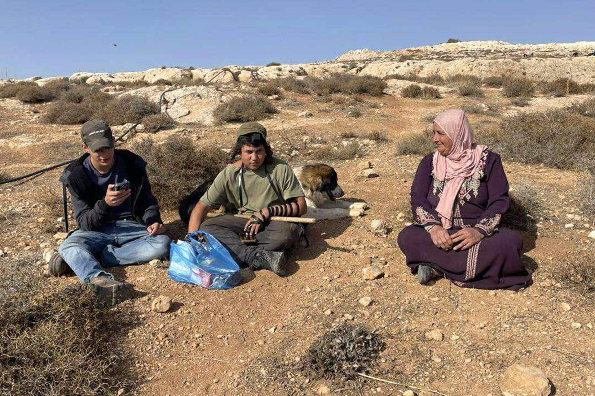 فضة أبو نعيم.. قصة فلسطينية تختصر معاناة "المغير" مع عنف المستوطنين