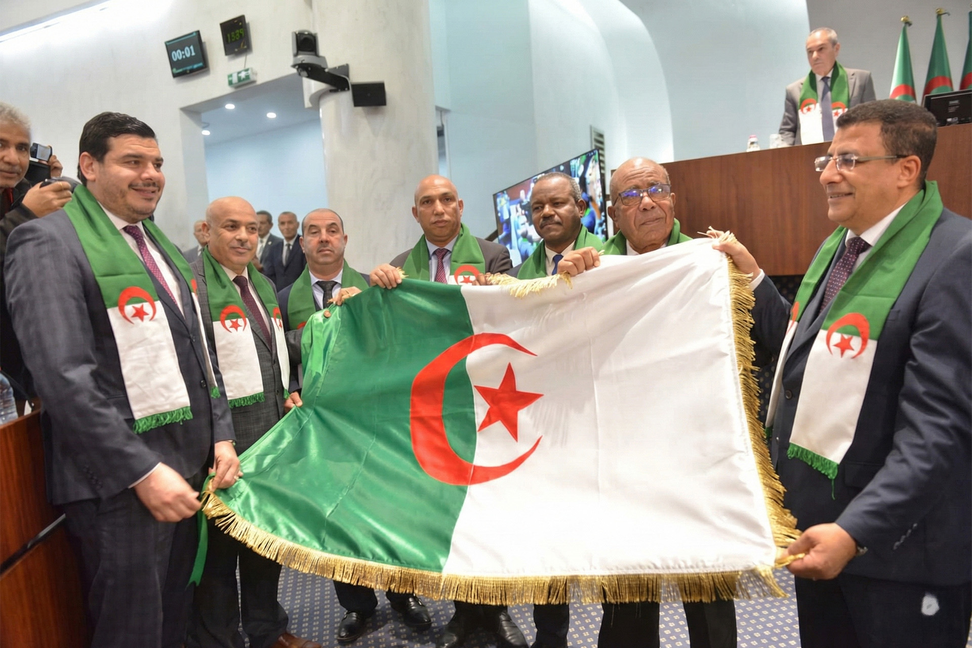 قانون تجريم الاستعمار الفرنسي يُوحّد الجزائريين ويحفظ الذاكرة التاريخية