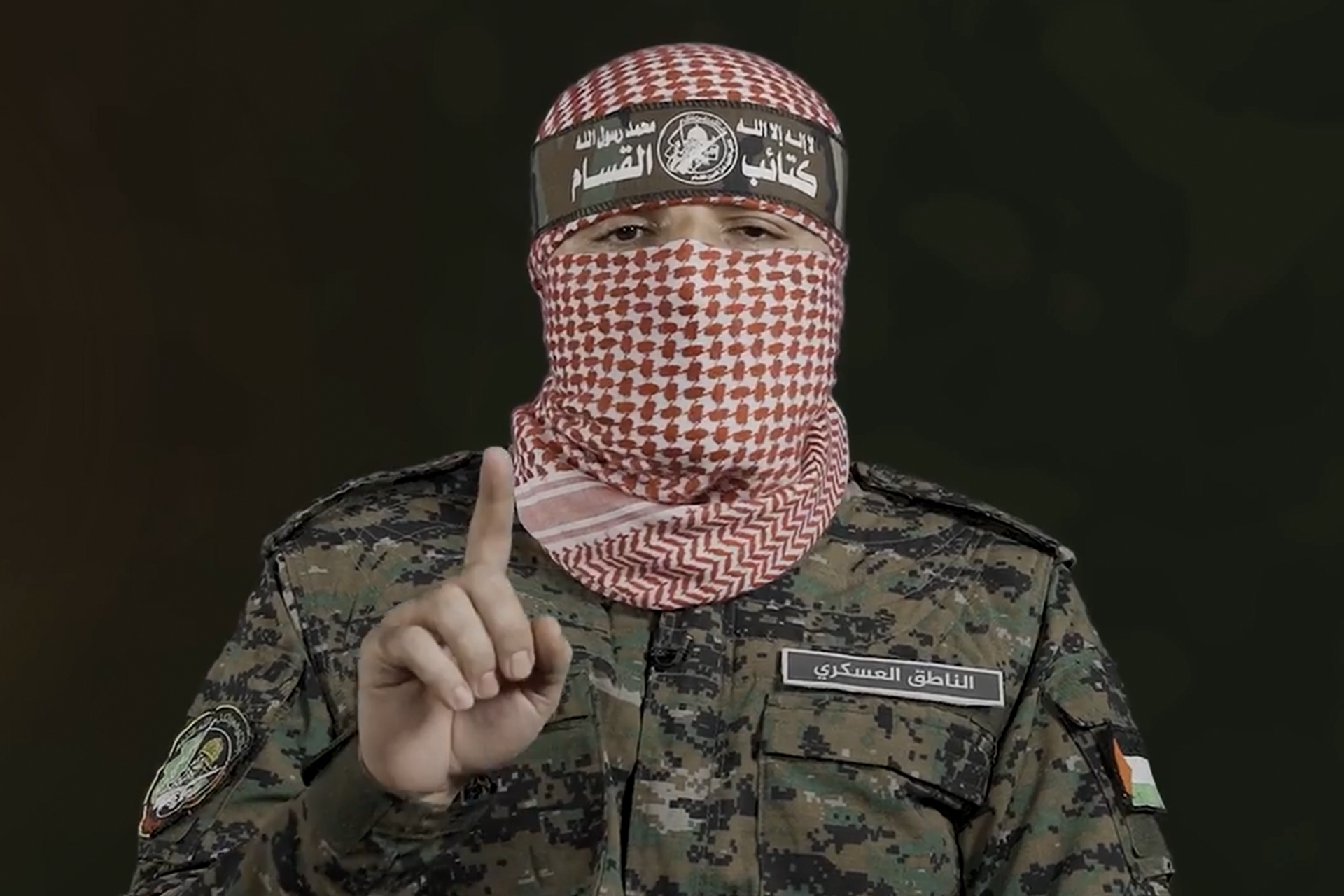 رسائل الملثم الجديد لإسرائيل بعد إعلان استشهاد "أبي عبيدة"