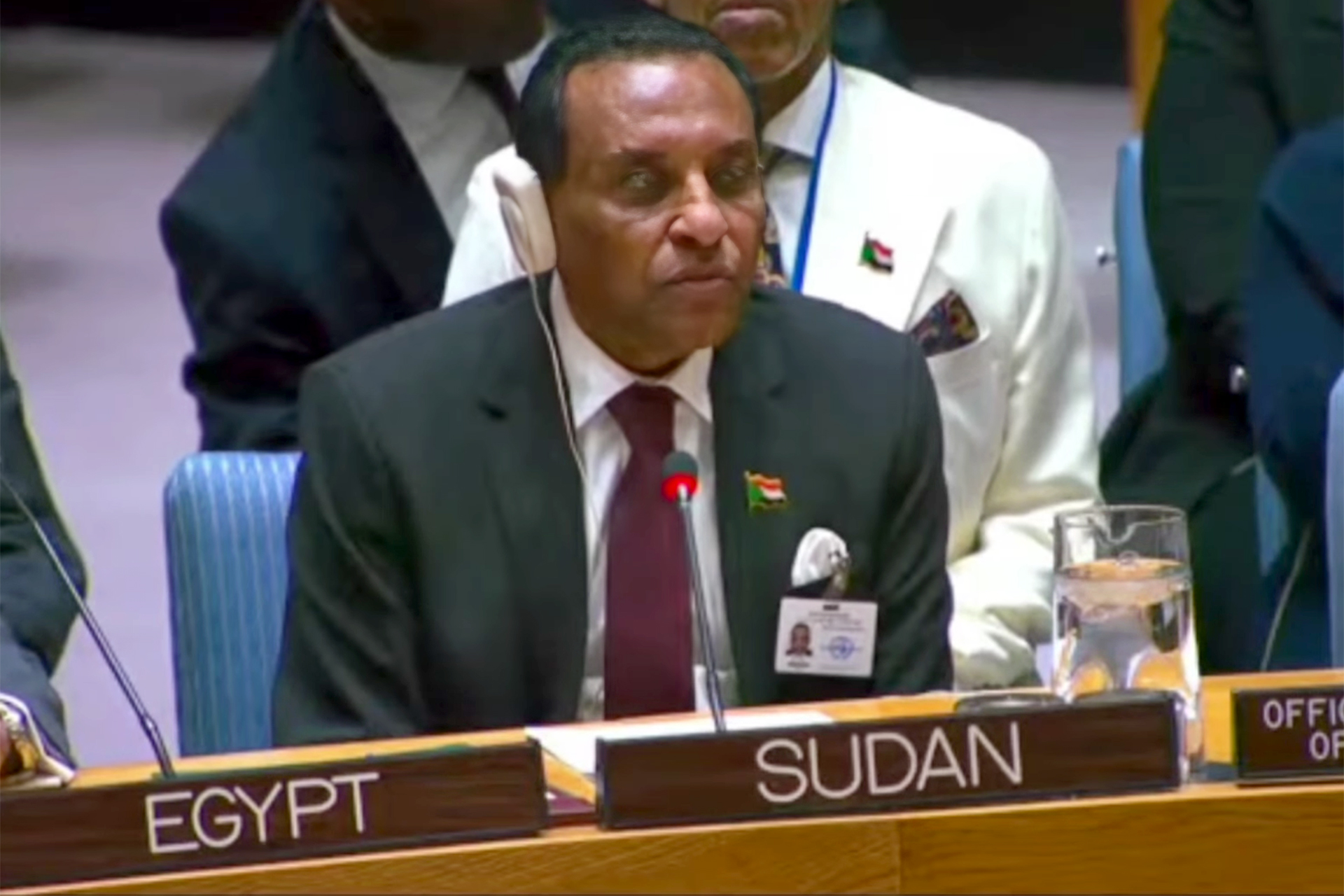 هل من جديد في مبادرة كامل إدريس لإنهاء الحرب بالسودان؟