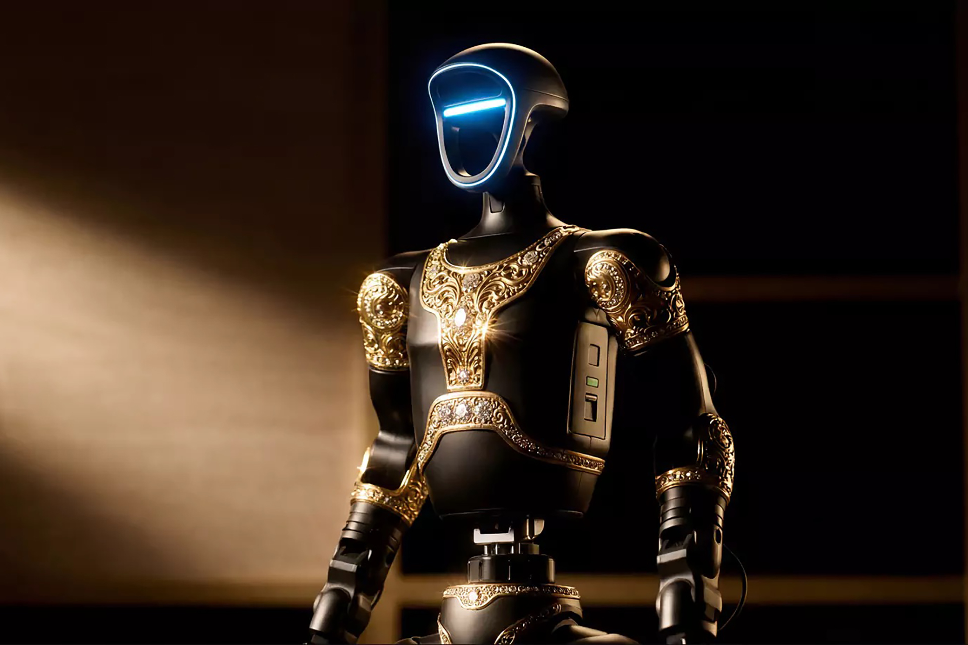 "علاء الدين".. أول روبوت بشري مرصع بالذهب