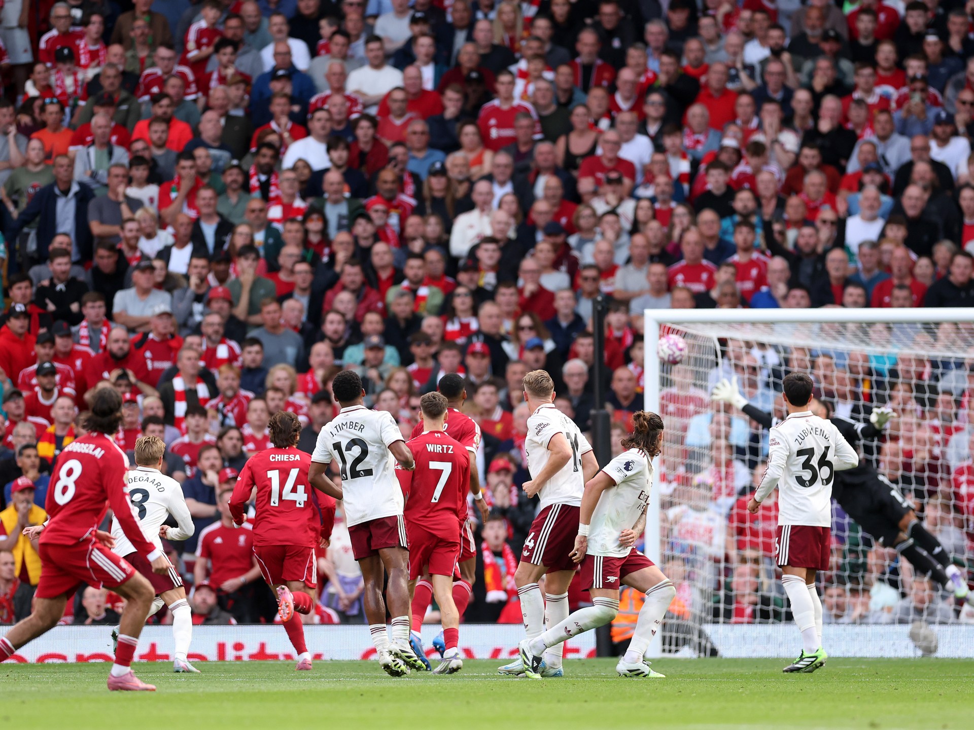ليفربول ضد أرسنال في الدوري الإنجليزي الممتاز.. الموعد والقنوات الناقلة