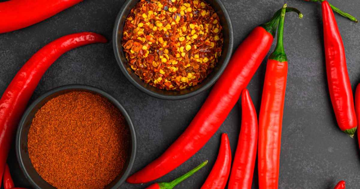 في يومه العالمي.. حكاية الفلفل الحار من التوابل الروحية إلى كيمياء المتعة
