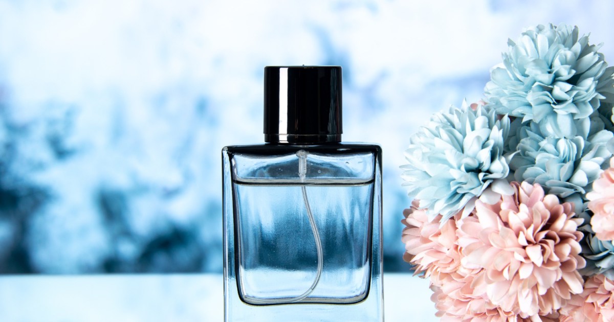 سحب عاجل لعطرين شهيرين في بريطانيا بسبب مكوّن محظور يهدد الصحة الإنجابية