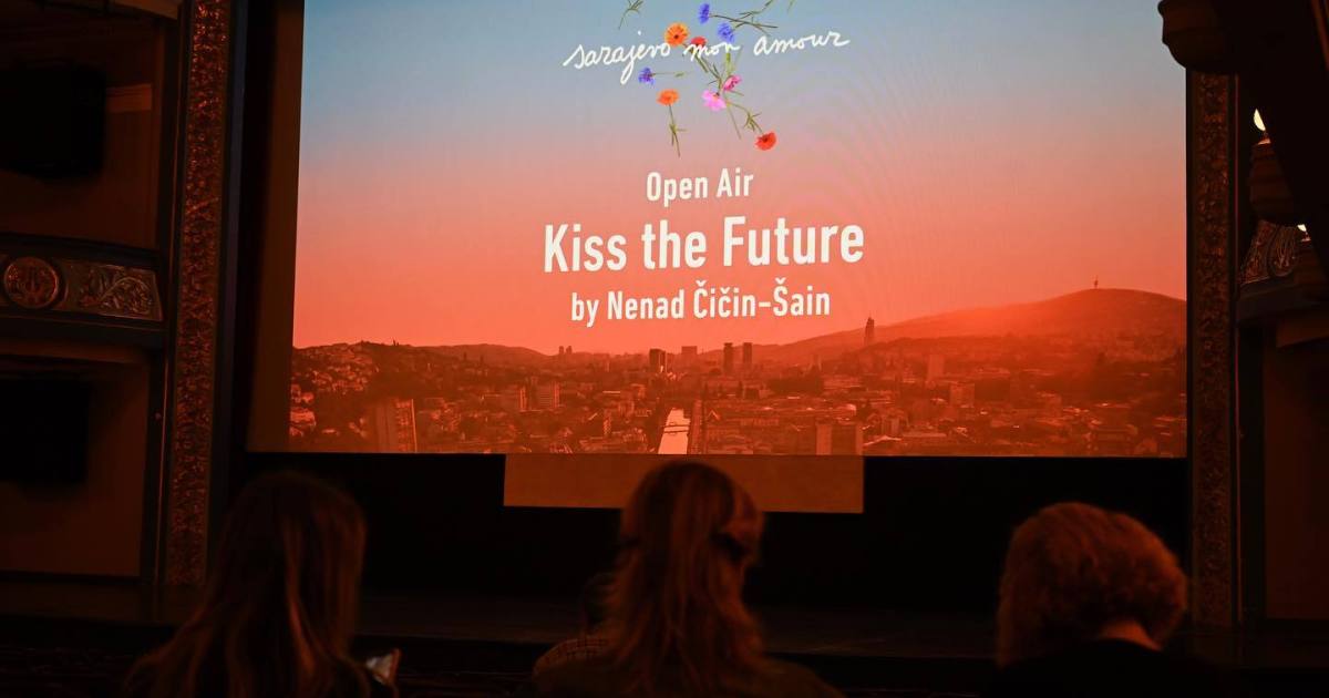 بعد استحواذ "نتفليكس" على "وارنر" … ما هو مستقبل السينما؟