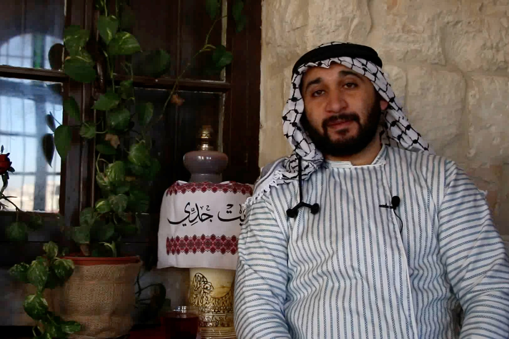 ماذا خسرت فلسطين برحيل سادن تراثها حمزة عقرباوي؟