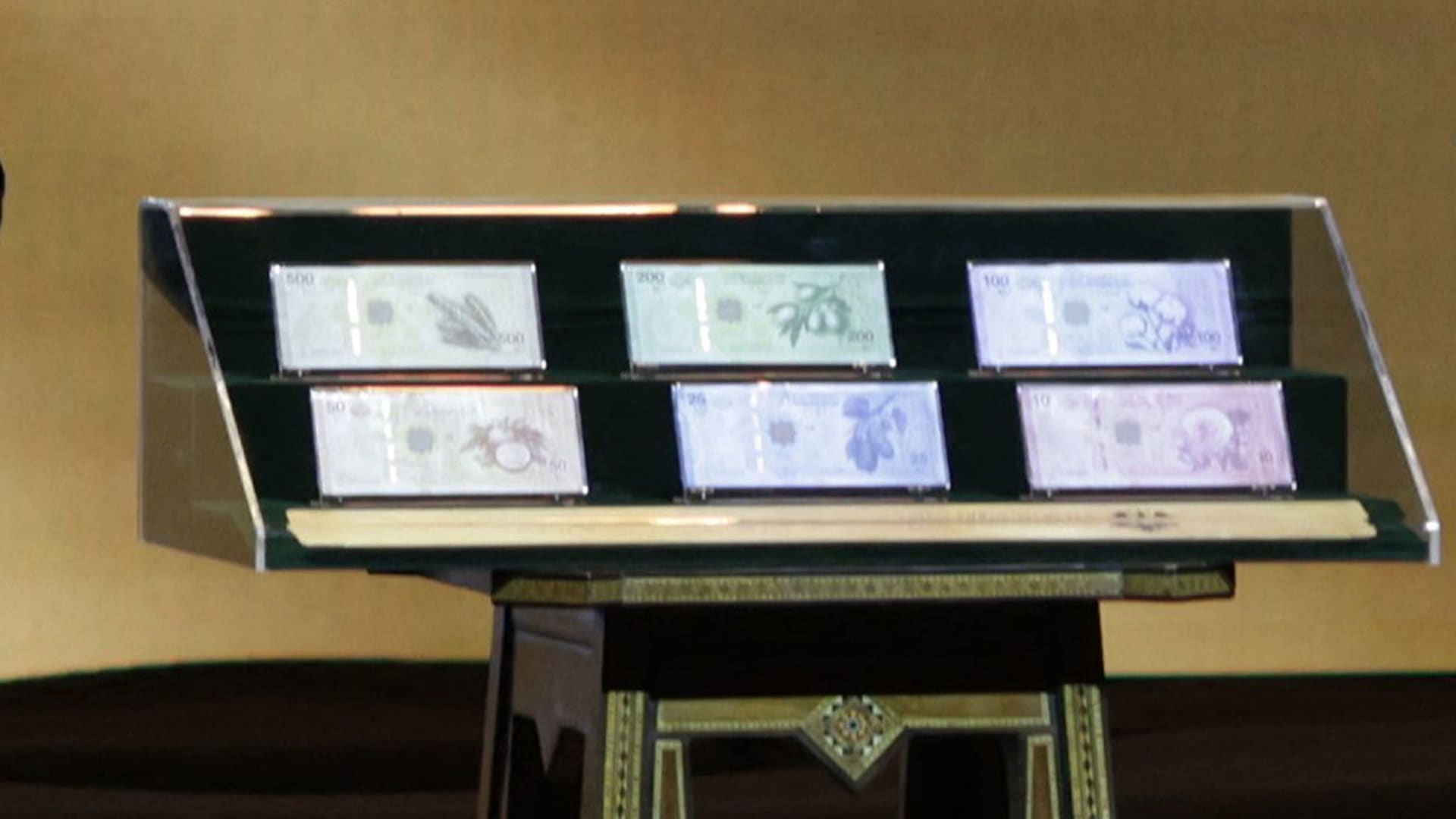 سوريا.. قيمة العملة الجديدة مع بدء سحب عملة بشار الأسد بـ1 يناير 2026