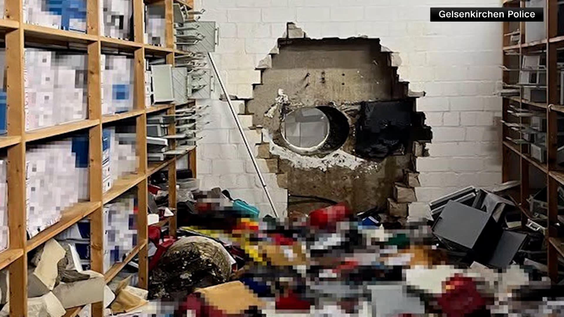 سرقة ضخمة تهز ألمانيا.. لصوص يقتحمون بنكًا بعد ثقب جداره ويسرقون 10 ملايين يورو