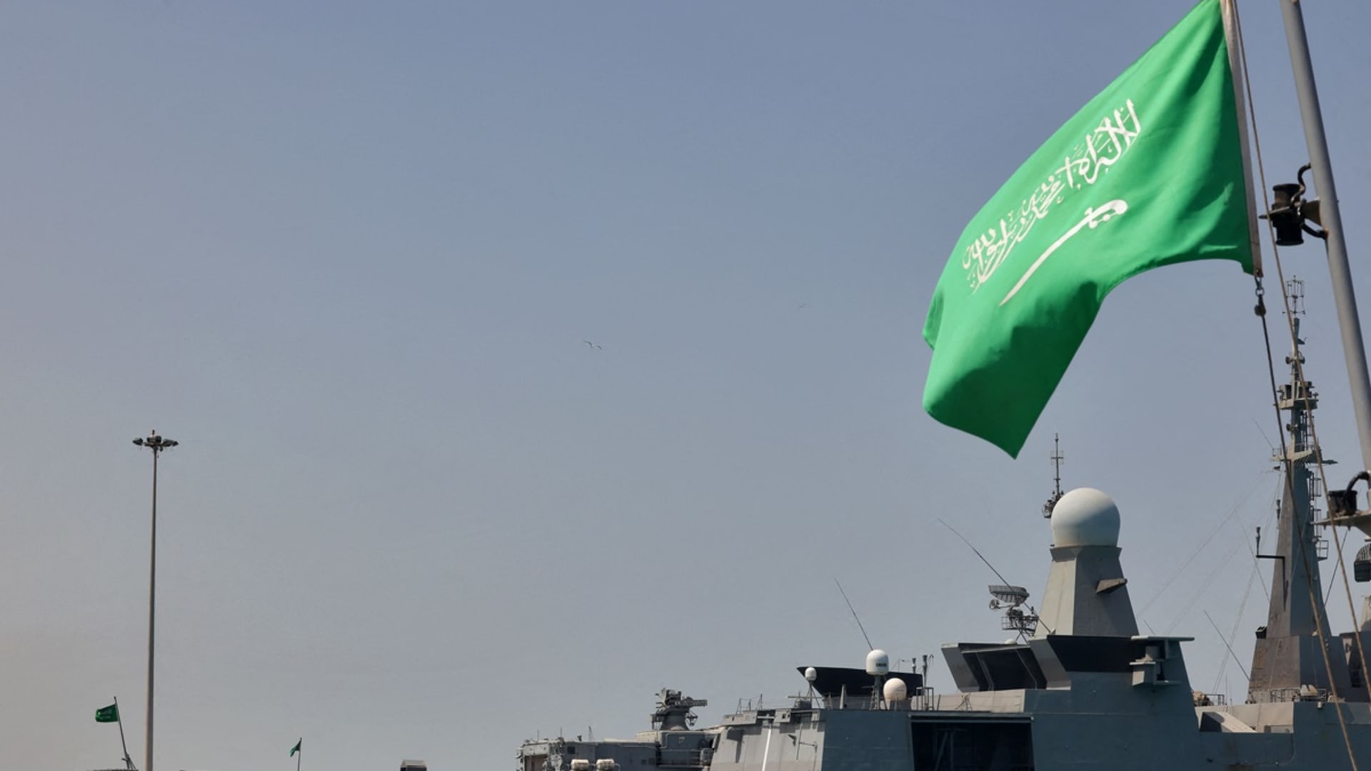 السعودية تنشر قواتها البحرية قبالة سواحل اليمن