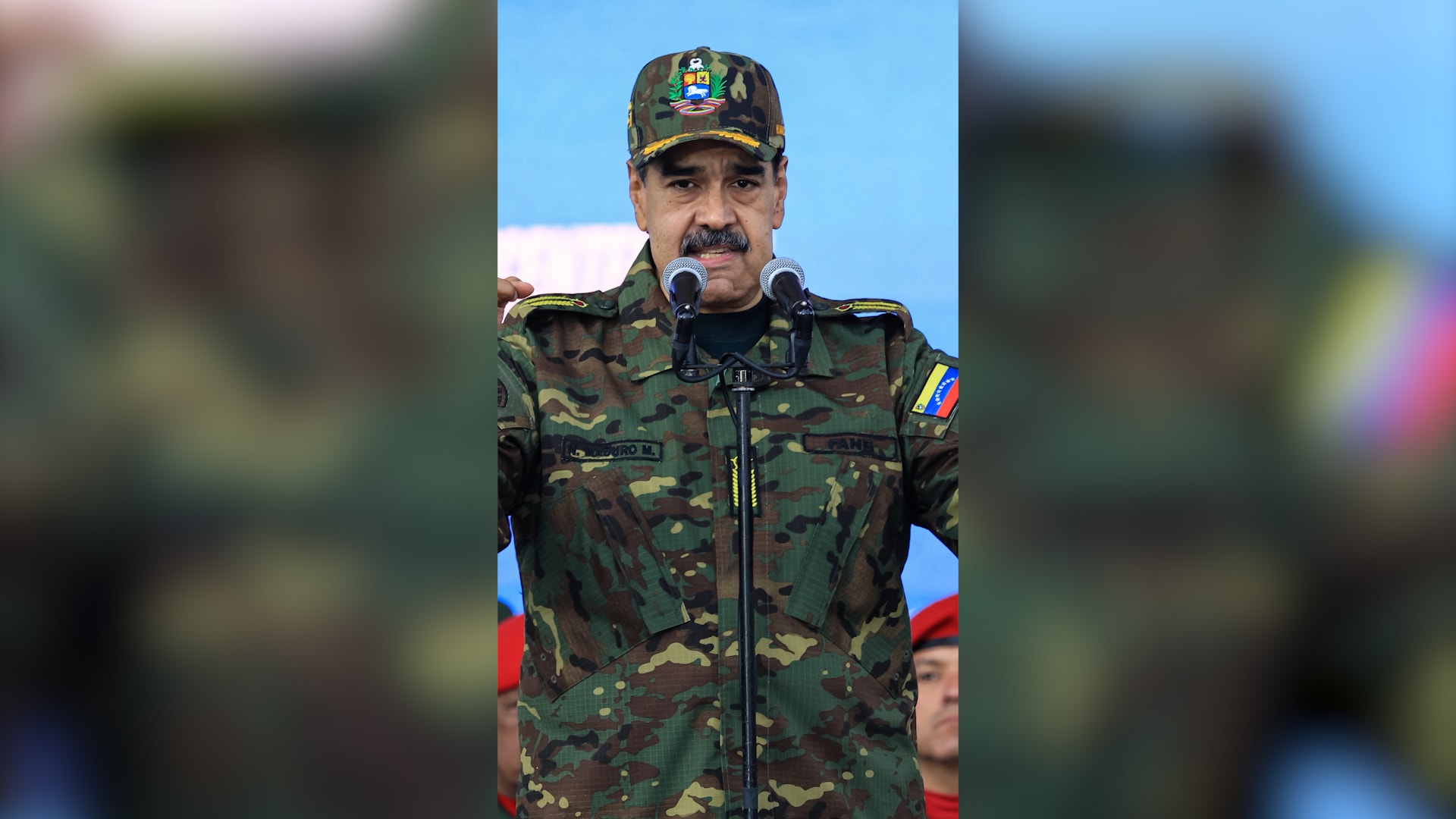 بعد غارة أمريكا التي هزت كاراكاس بفنزويلا.. ماذا سيحدث بعد الإطاحة بمادورو؟