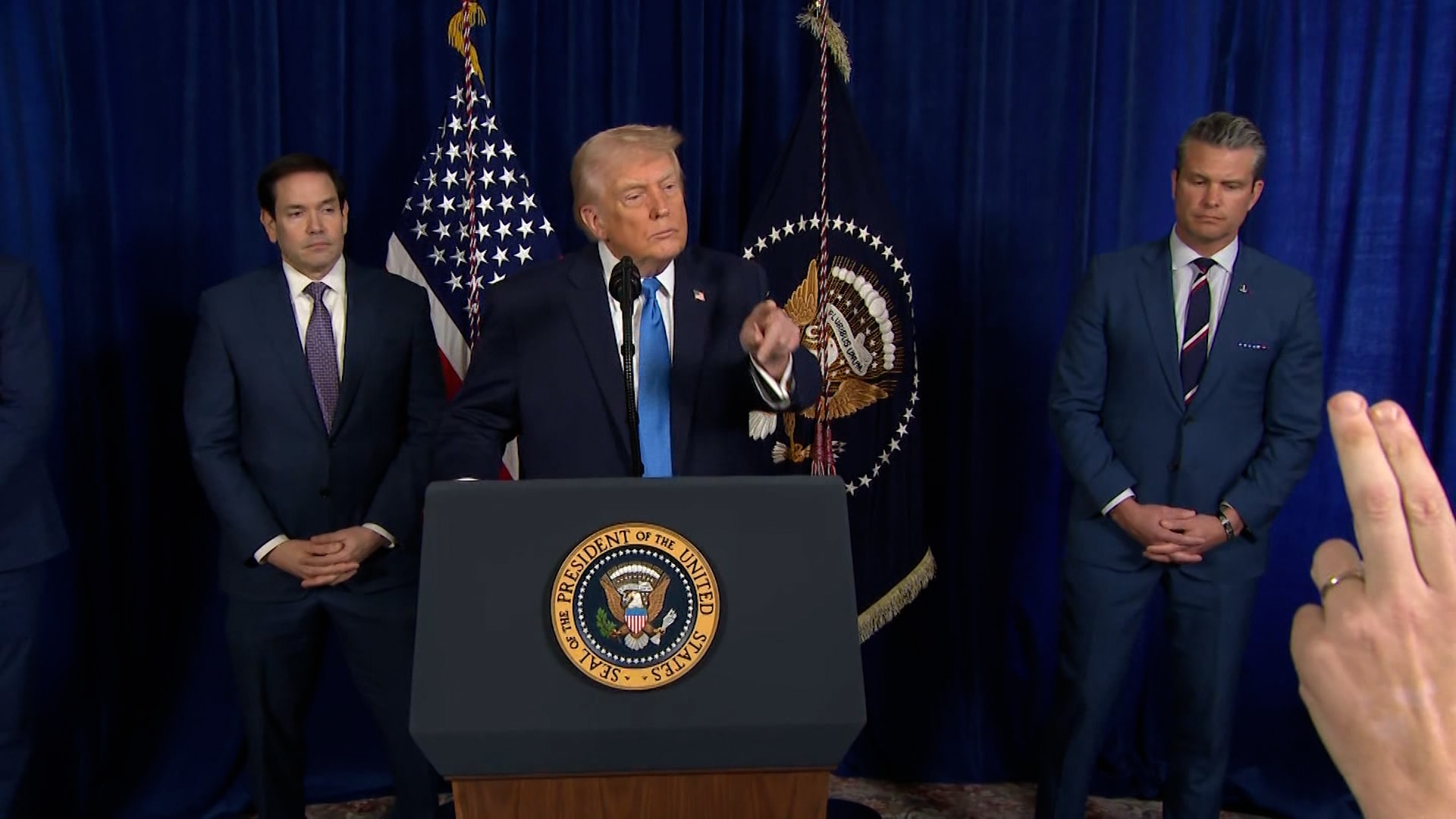 من يسيطر على فنزويلا الآن بعد اعتقال مادورو؟ ترامب يرد ويُعلق بشأن النفط