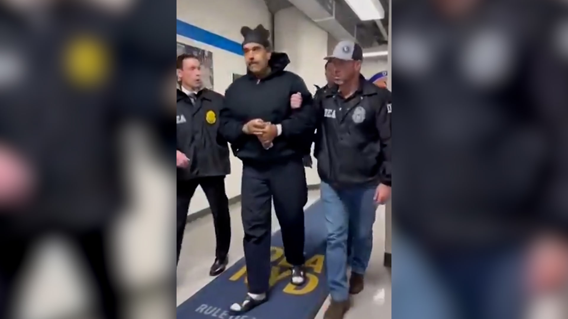 فيديو يُظهر اقتياد مادورو بمنشأة احتجاز على ما يبدو بأمريكا