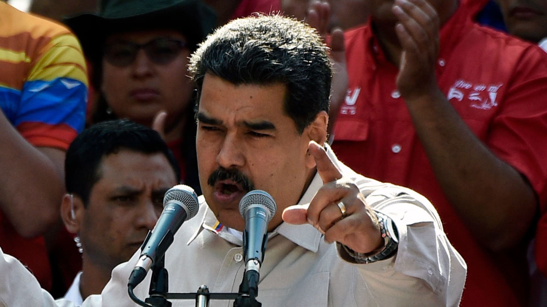 "جبناء.. تعالوا خذوني لا تتأخروا".. مادورو بفيديو ينشره البيت الأبيض عمّا قاله سابقا زعيم فنزويلا