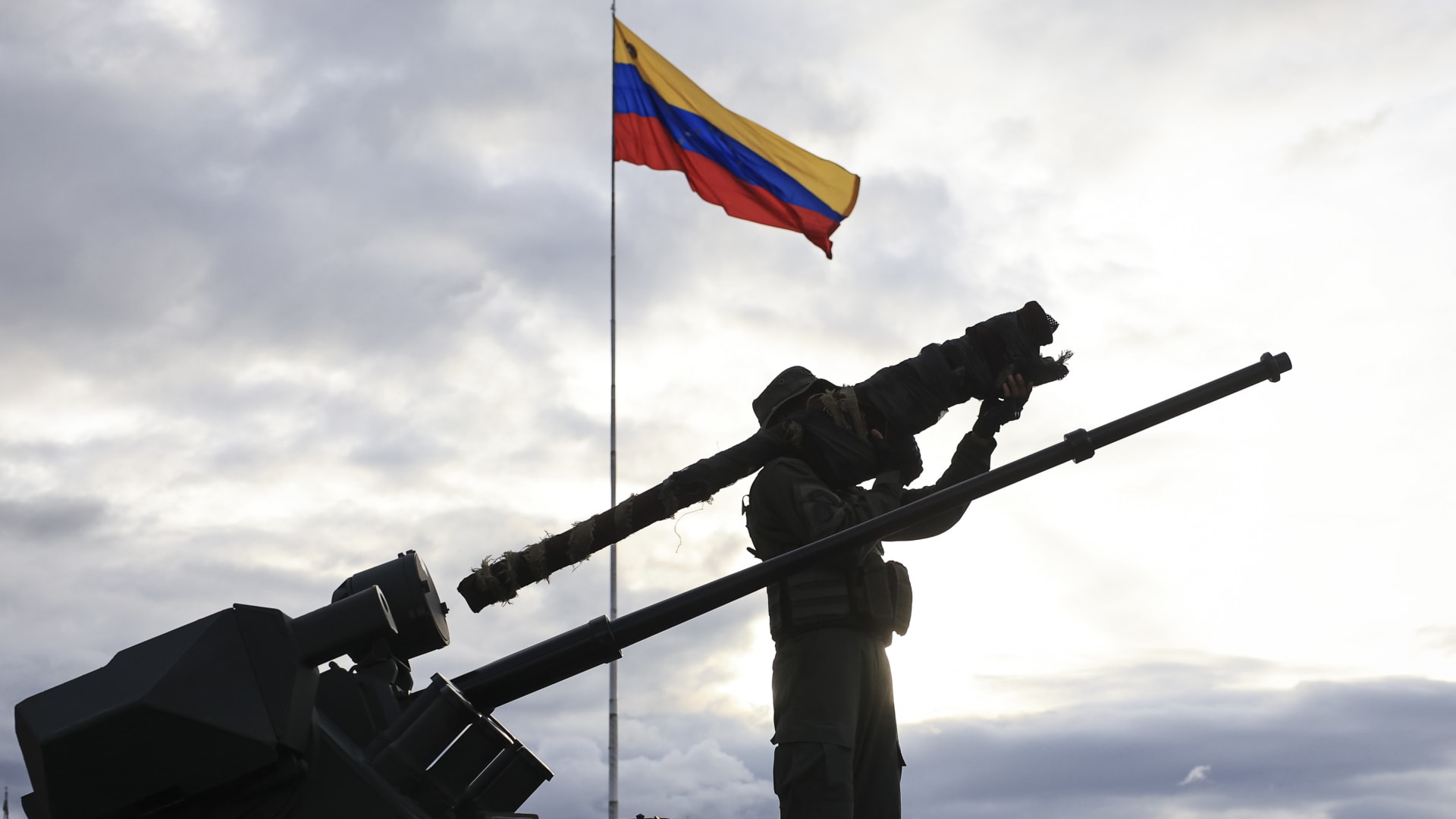 ما هي القدرات العسكرية للقوات المسلحة الوطنية البوليفارية في فنزويلا؟