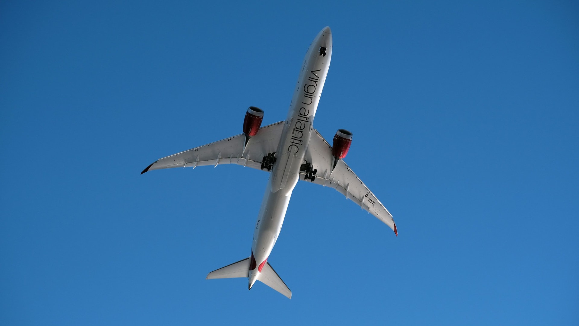 بينها شركة عربية.. أكثر شركات الطيران والمطارات التزاماً بالمواعيد عام 2025