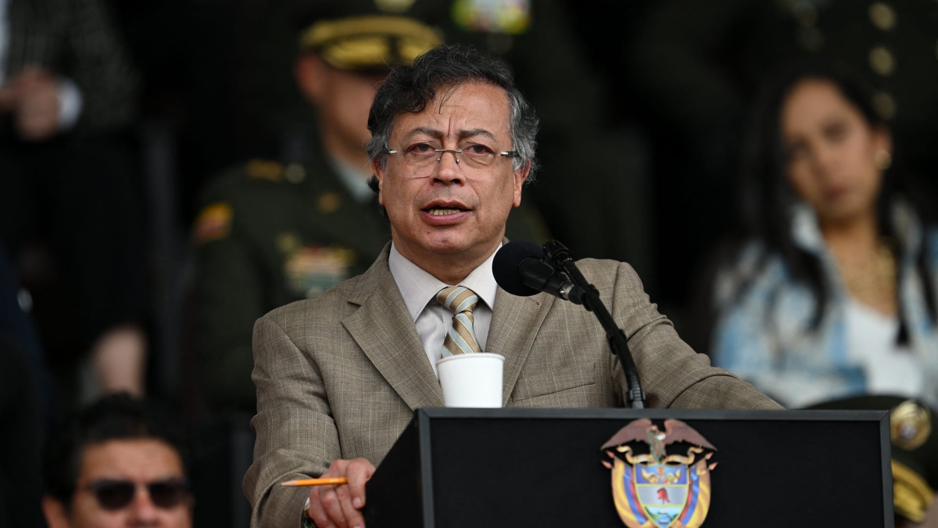 رئيس كولومبيا يكشف تفاصيل ما دار خلال أول مكالمة له مع ترامب