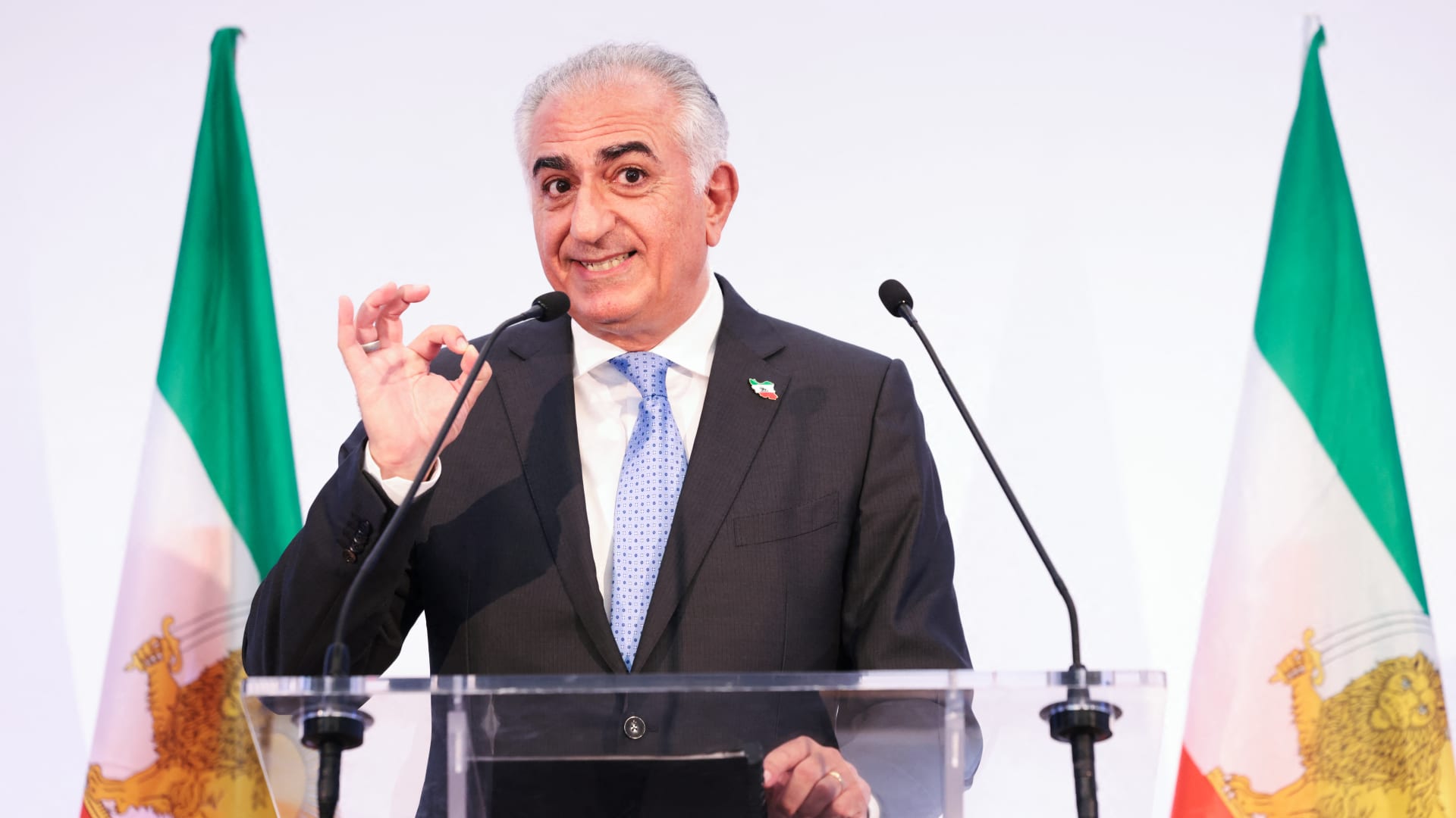 ولي عهد إيران السابق يوجه رسالة لترامب بتعليق على مظاهرات الخميس