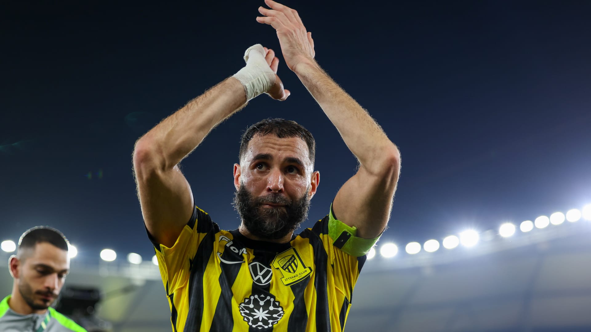 "كريم يكتب التاريخ".. بنزيما يحقق رقماً قياسياً جديداً واتحاد جدة يعلق