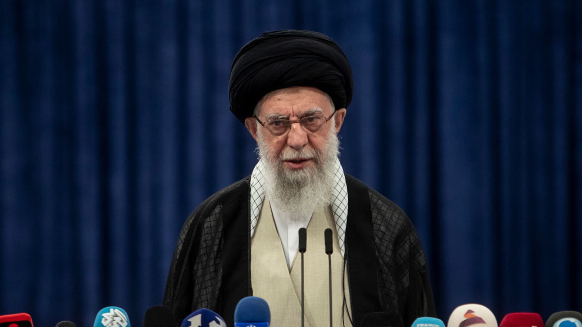 لجنة بالكونغرس ترد على خامنئي ومهاجمته ترامب بتدوينة: انت ديكتاتور منذ 37 عاما