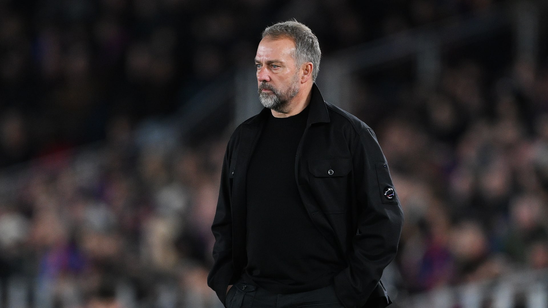 "سعيد جداً بما شاهدناه".. مدرب برشلونة يشيد بالجماهير والملاعب في السعودية