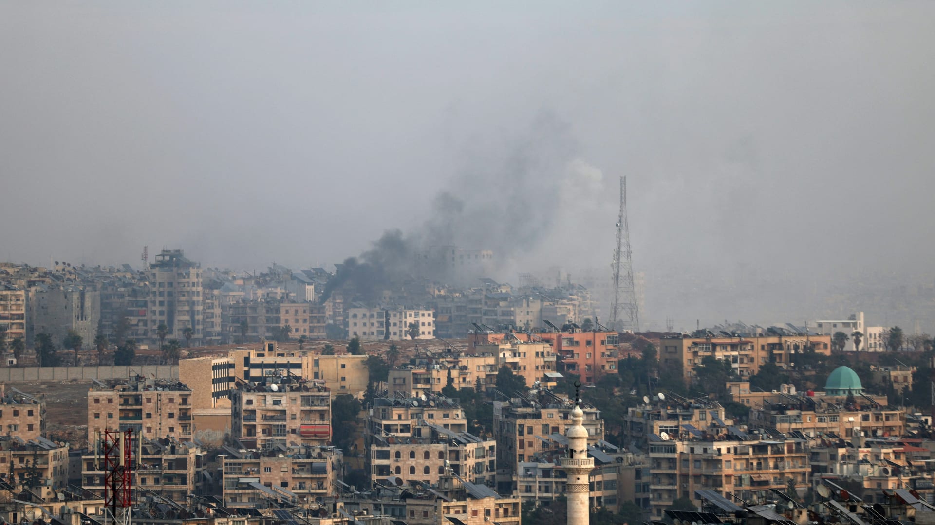 اتصال بين وزيري دفاع سوريا وتركيا وسط التصعيد العسكري في حلب
