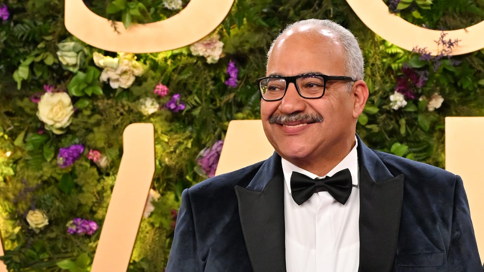 بعد عامين من القطيعة.. بيومي فؤاد يعتذر علنًا من محمد سلّام