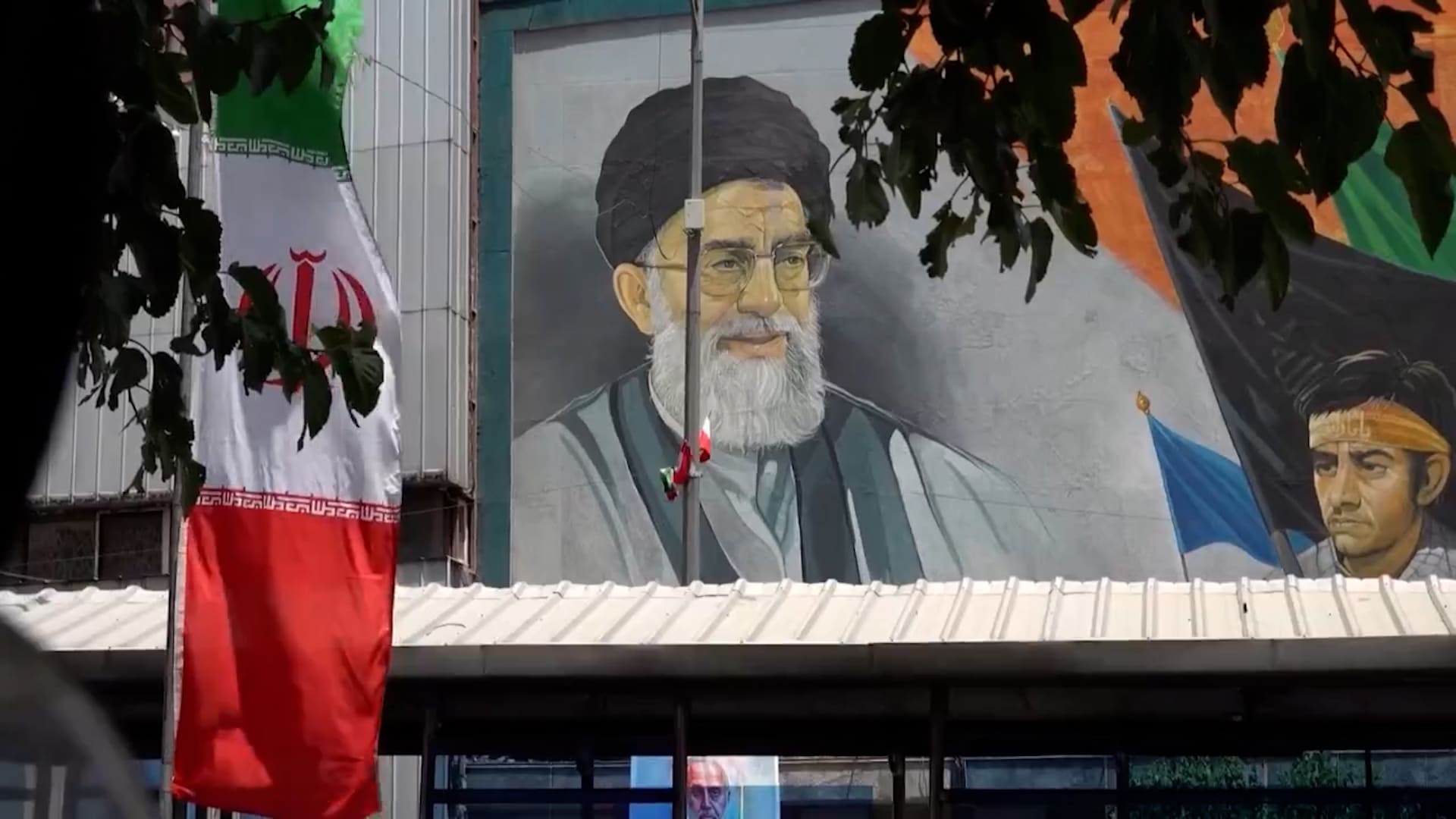 بن علي ومبارك.. خبير يعلق على احتجاجات إيران ويقارنها بالربيع العربي في مصر وتونس