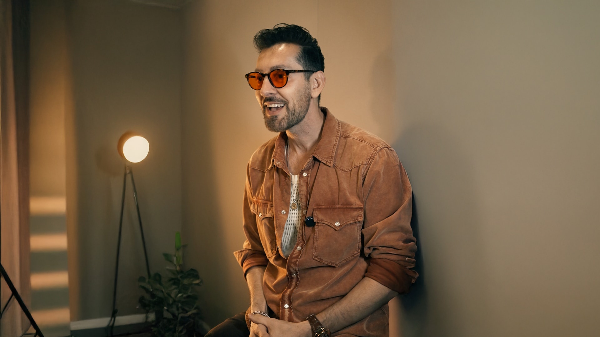 كوميدي أمريكي من أصول إيرانية يشارك نصيحته لصناع المحتوى.. ماذا قال؟