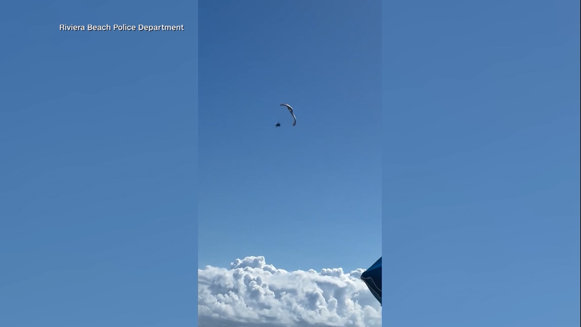 لحظة سقوط مروع لطائرة شراعية أمام الكاميرا في فلوريدا