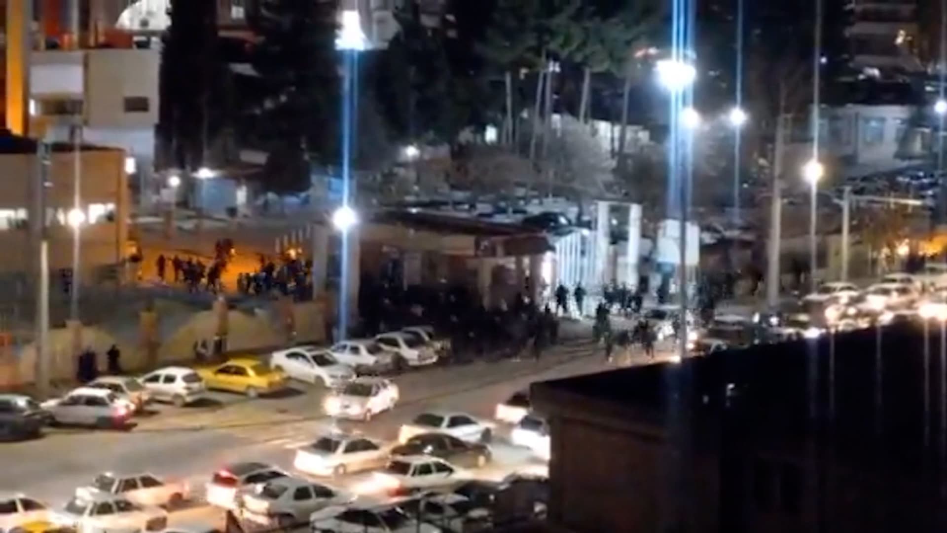 حصريًا لـCNN.. شهادات تفضح ما حاول النظام إخفاءه وسط احتجاجات إيران