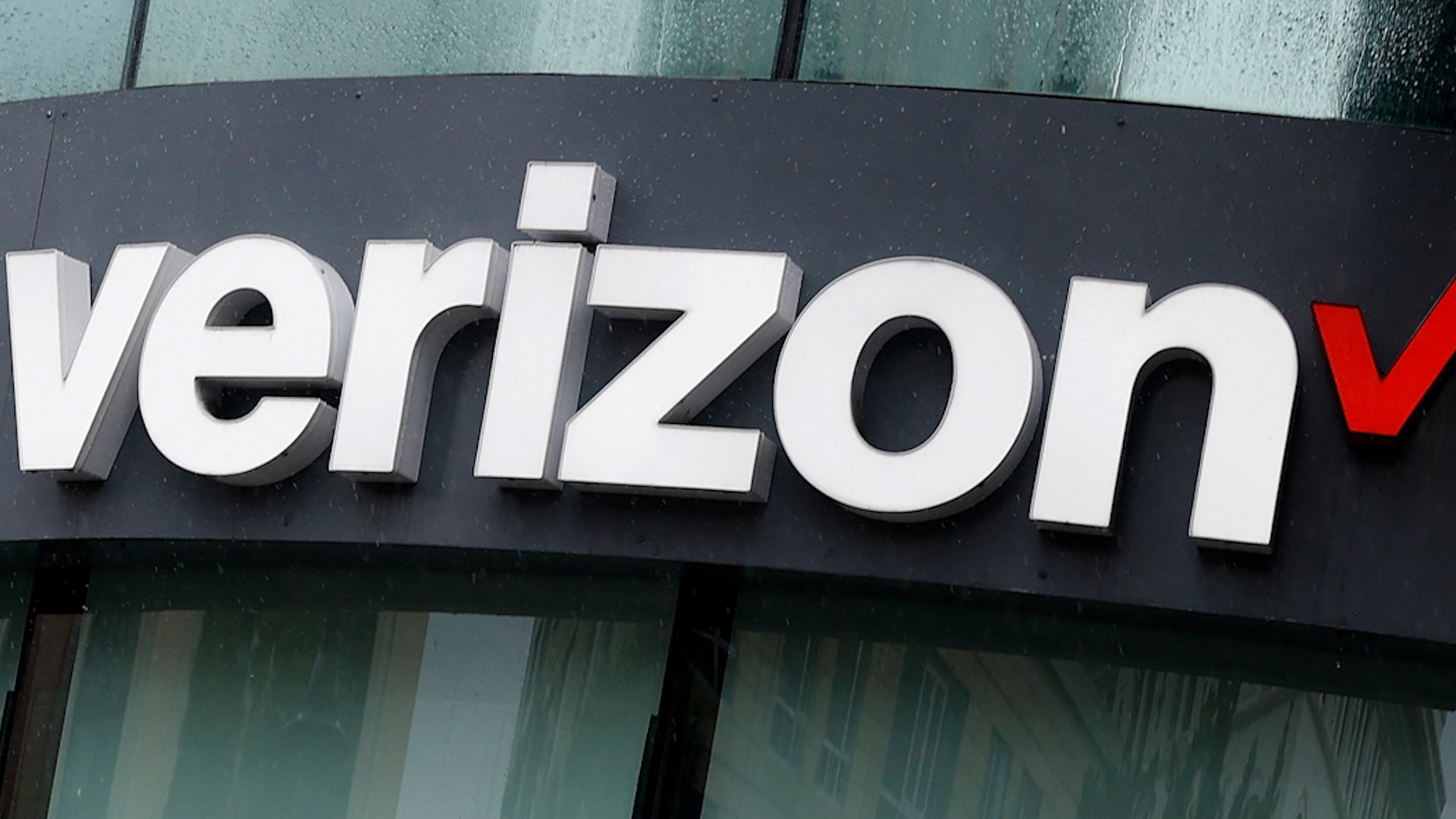 انقطاع واسع لخدمات شركة Verizon يترك العملاء بدون خدمة