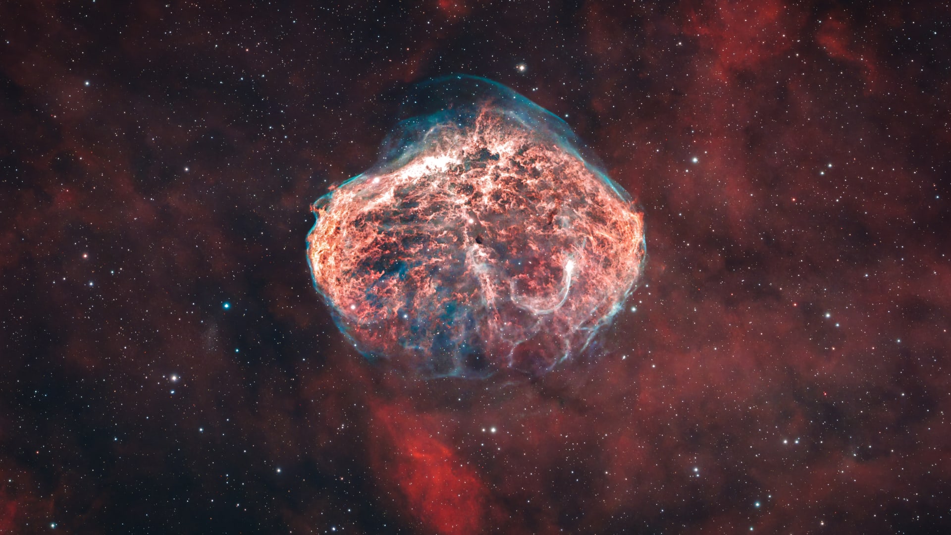 إحداها مجرّة "تبتلع جارتها"..صور فلكية في مشهدٍ كوني مدهش