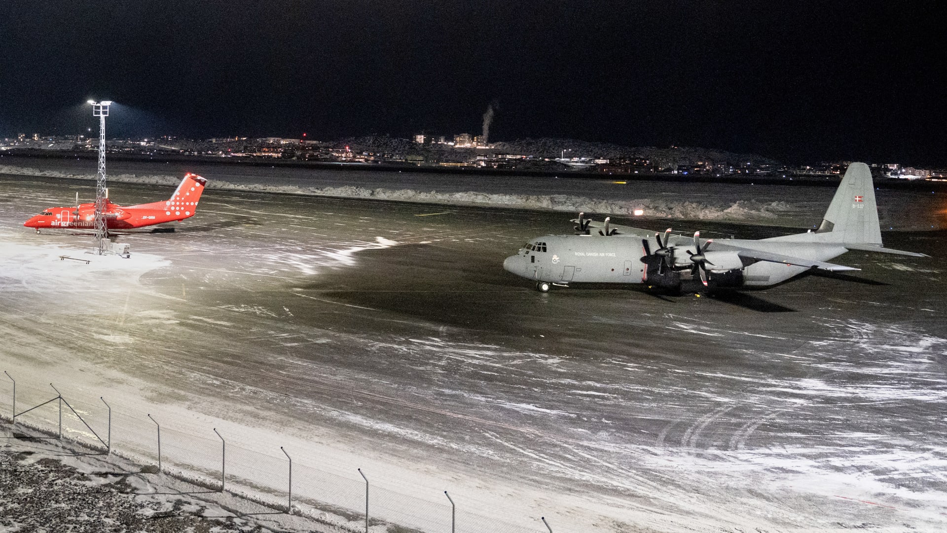 دول أوروبية ترسل قوات إضافية إلى غرينلاند مع تصاعد تهديدات الولايات المتحدة بضمها