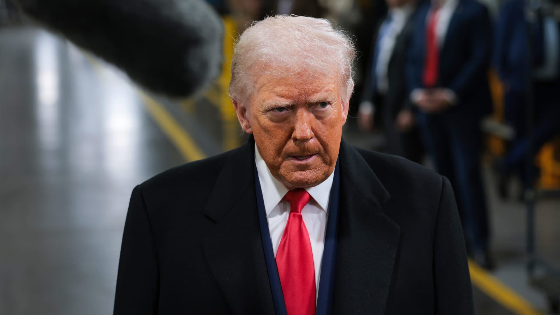 بدلاً من نشر قوات أمريكية.. ترامب يعتزم استخدام شركات عسكرية خاصة في فنزويلا