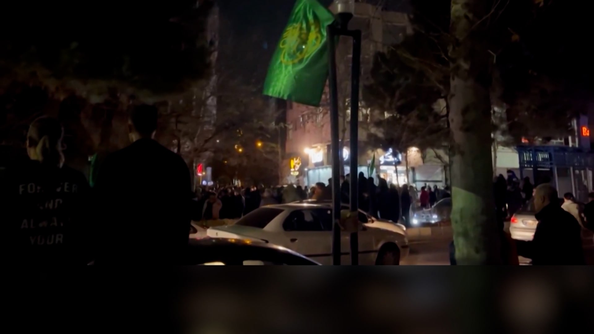 مظاهرات إيران.. ما الذي كشفه أحد معارضي النظام الهاربين لـCNN؟