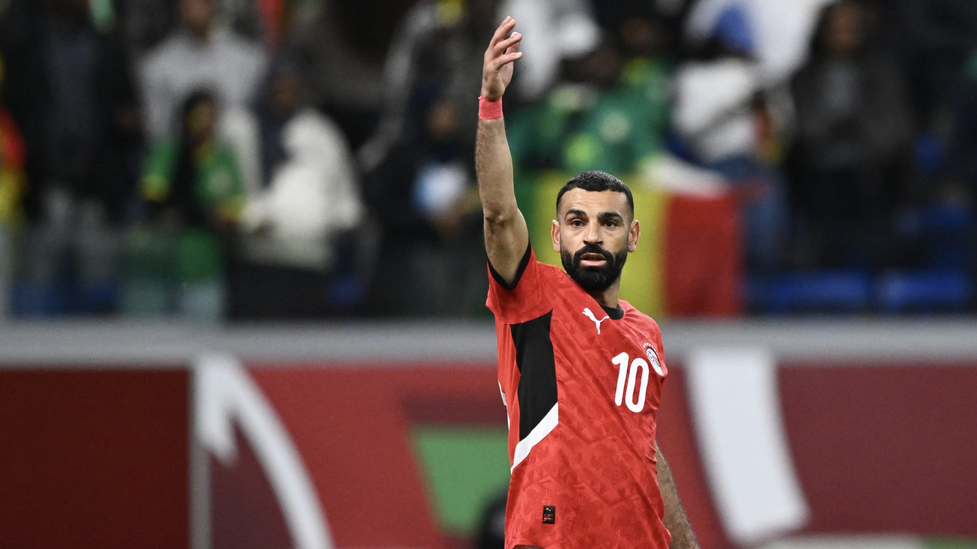 مدرب منتخب مصر يكشف حقيقة تفكير محمد صلاح في الاعتزال الدولي