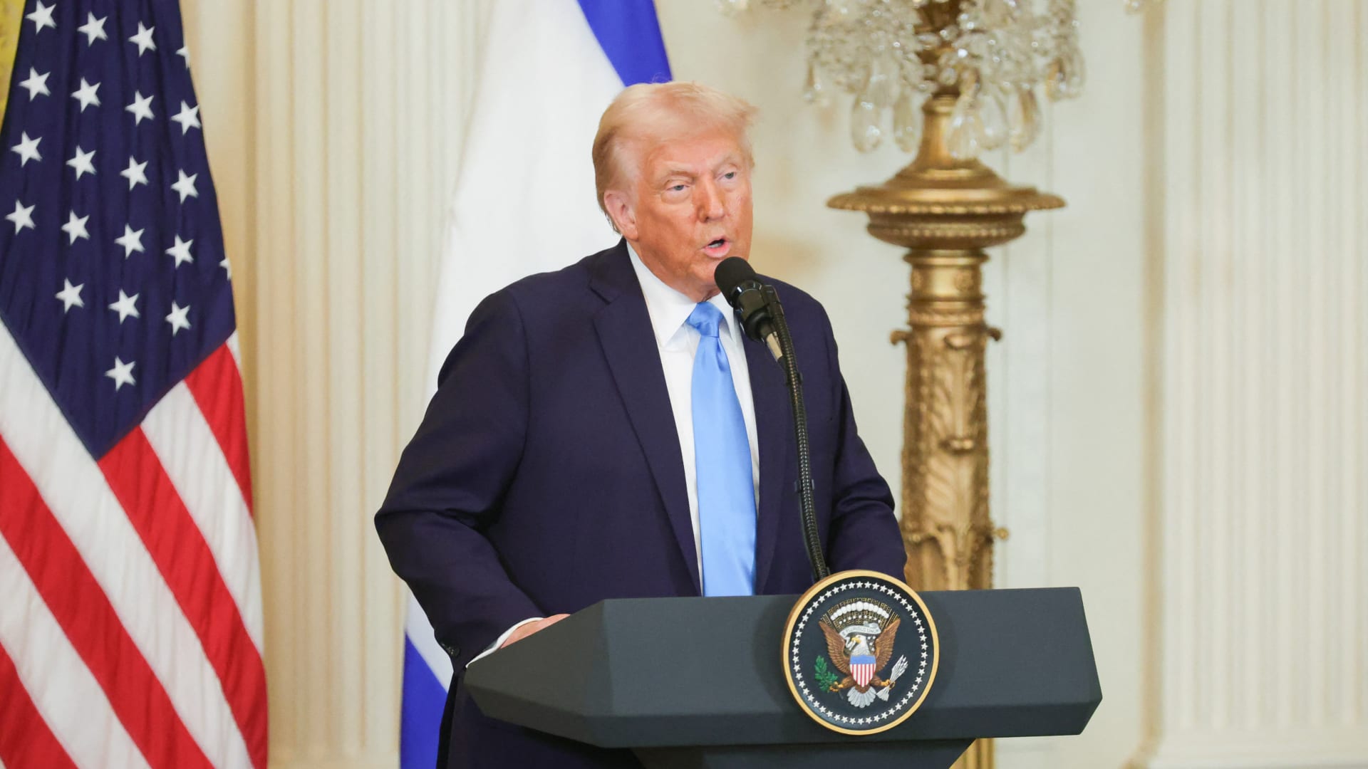 البيت الأبيض يُعلن أسماء أعضاء "مجلس السلام" في غزة برئاسة ترامب.. من هم؟