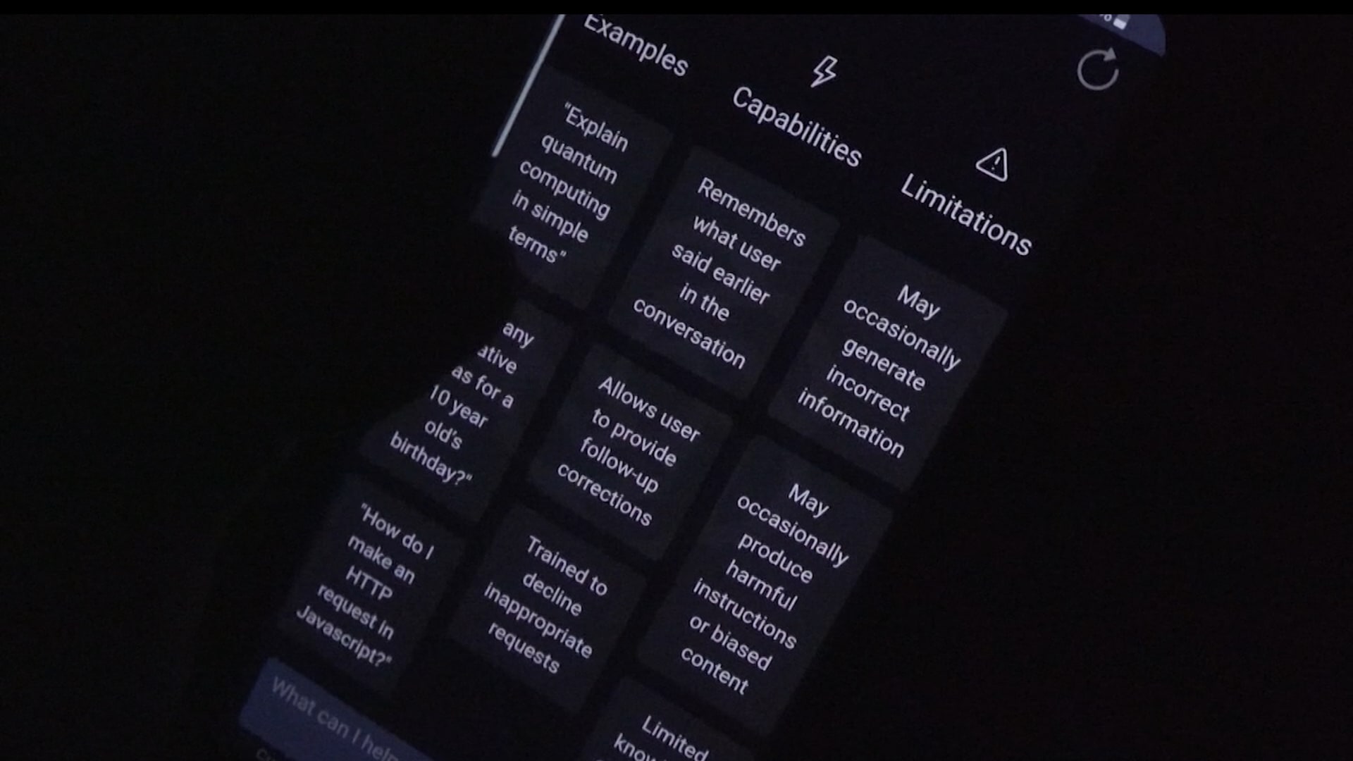 المخاوف حول سلامة المراهقين تتزايد مع انتشار روبوتات الدردشة بالذكاء الاصطناعي.. فما السبب؟