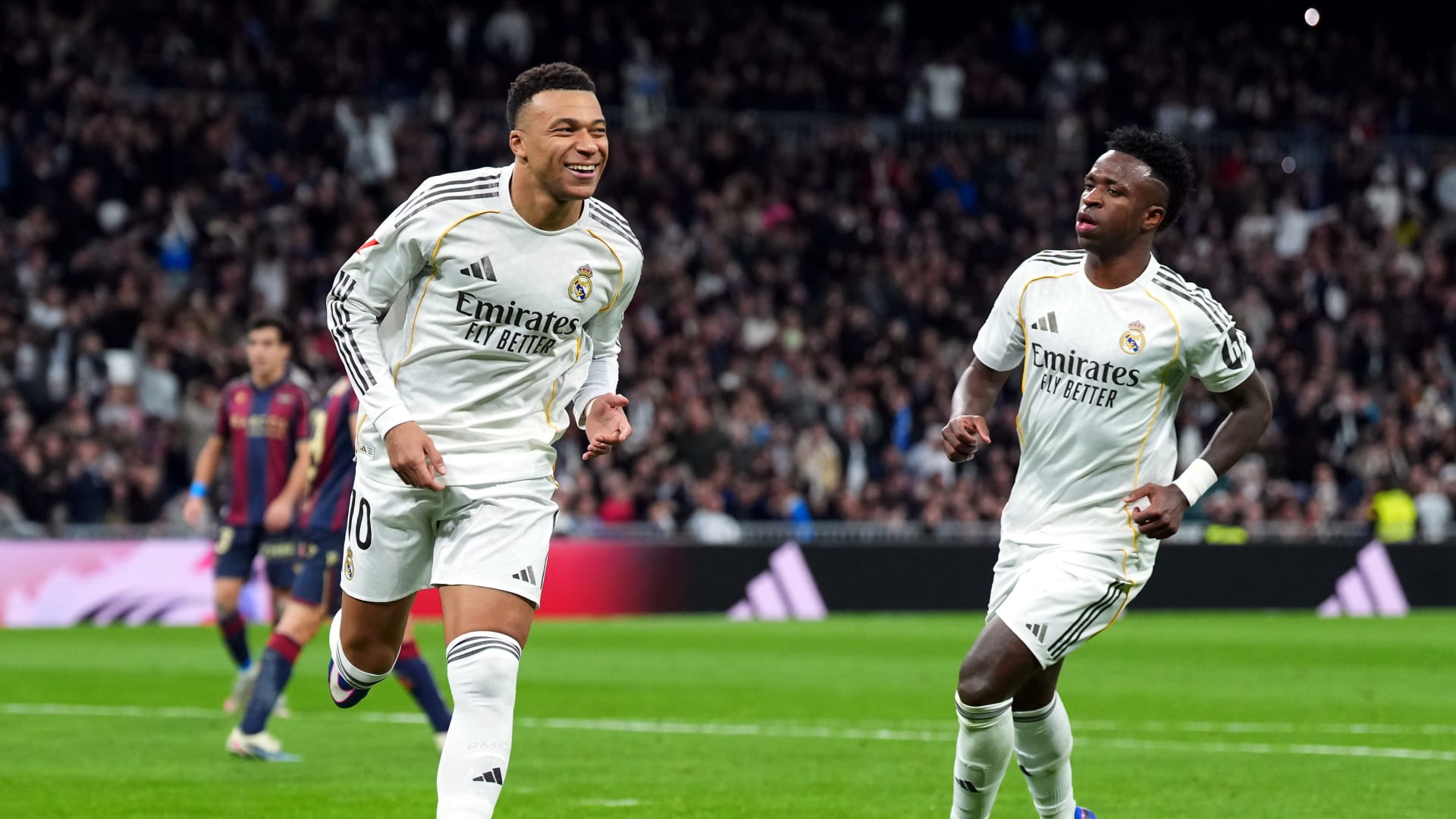 رغم تلقيهم صافرات استهجان.. تصرف لافت من لاعبي ريال مدريد مع جماهيرهم بمباراة ليفانتي