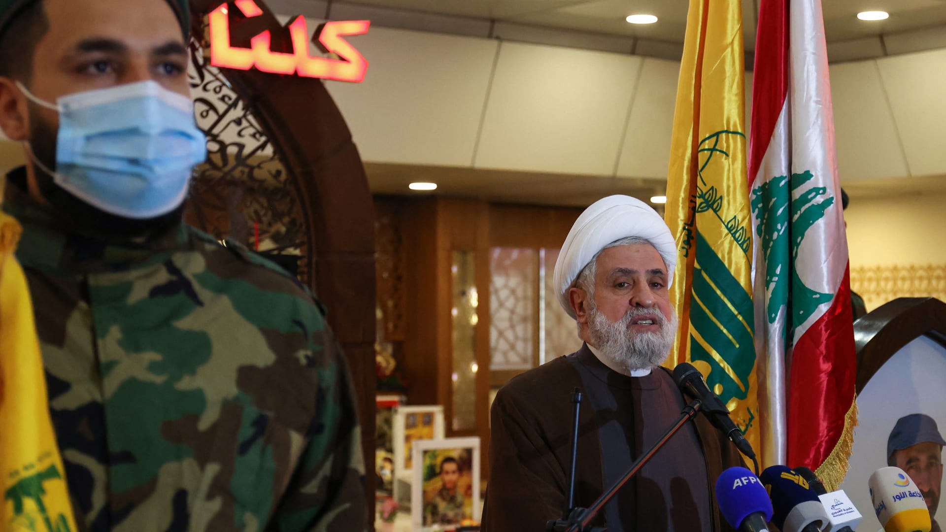 "عطّل الدبلوماسية".. نعيم قاسم يهاجم وزير خارجية لبنان: على الحكومة إسكاته أو تغييره