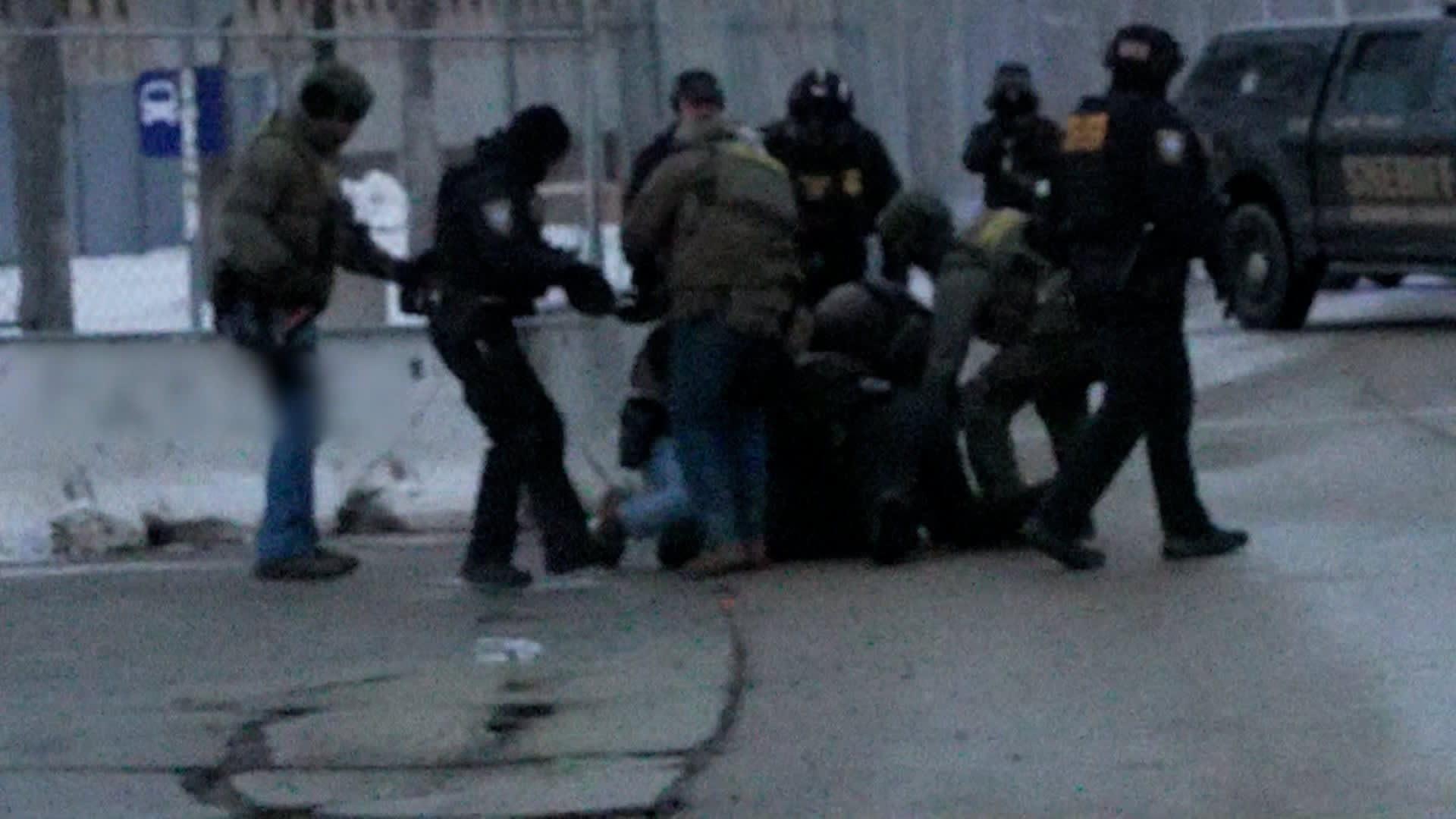 تصاعد التوتر في مينيسوتا.. اشتباكات بين قوات فدرالية ومتظاهرين ضد ICE