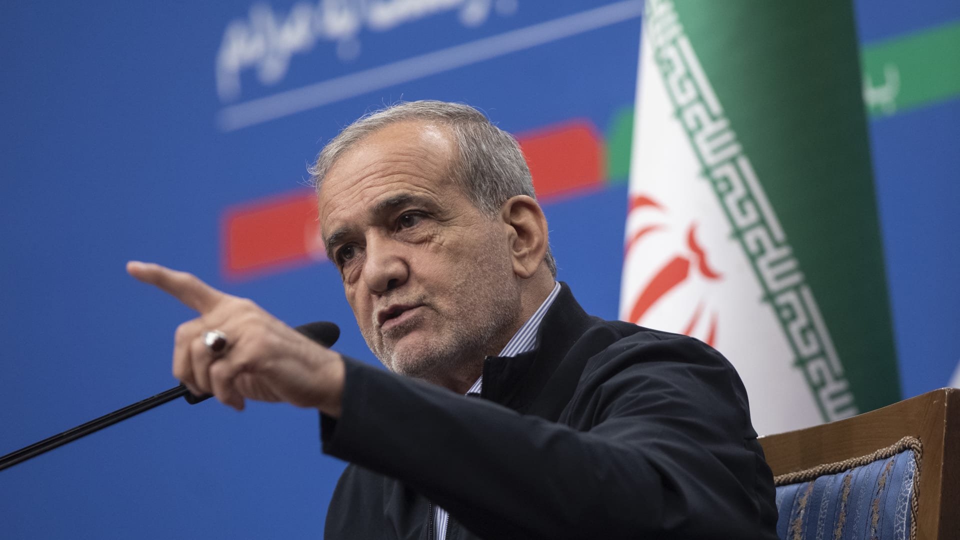 ستعد "حربًا شاملة".. بزشكيان يحذر بعد تصريحات ترامب عن خامنئي