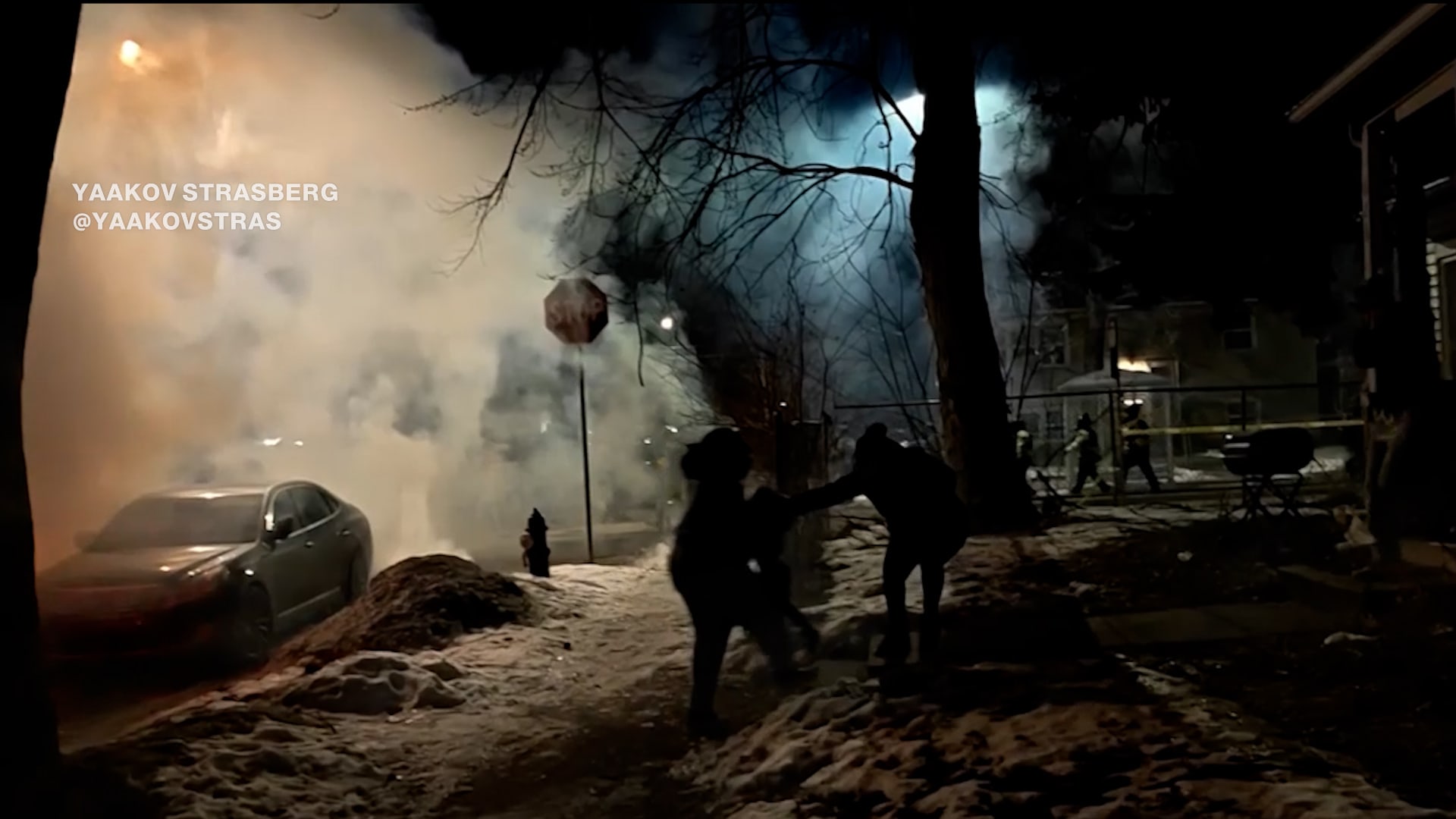 احتجاجات مينيابوليس.. فيديو درامي لعائلة كبيرة تهرب من سيارة ملأها غاز مسيل للدموع