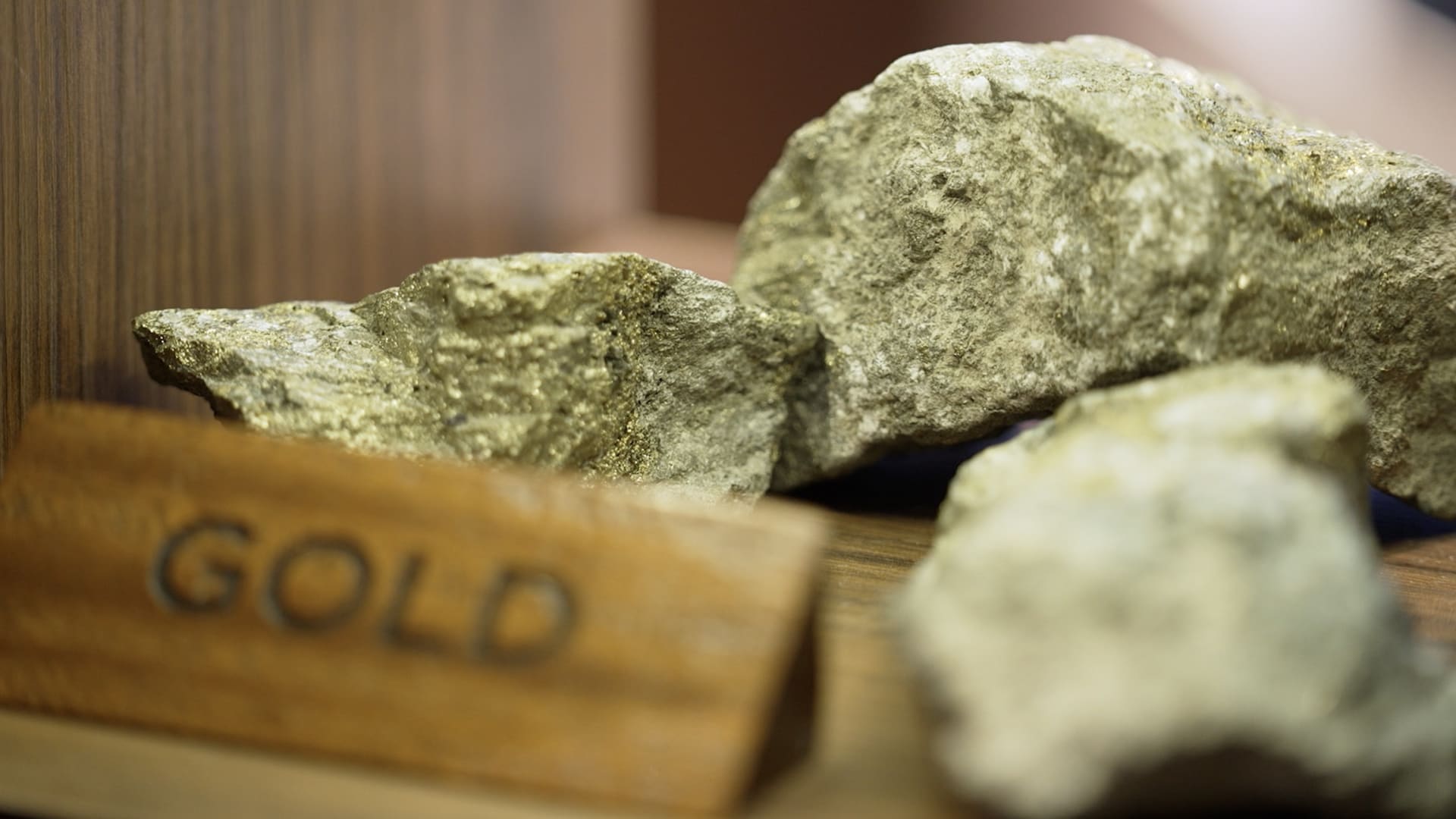 رغم ارتفاع أسعاره.. هل تظهر فرص جديدة للاستثمار في الذهب؟